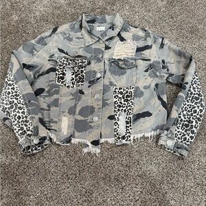 Pol camo/leopard light weight jacket. Womens size medium